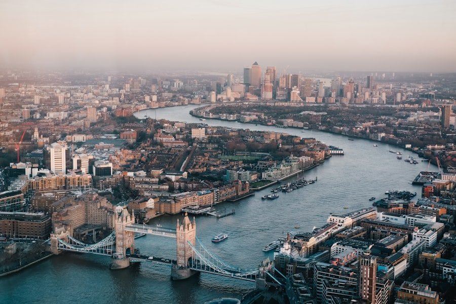 Photo England
