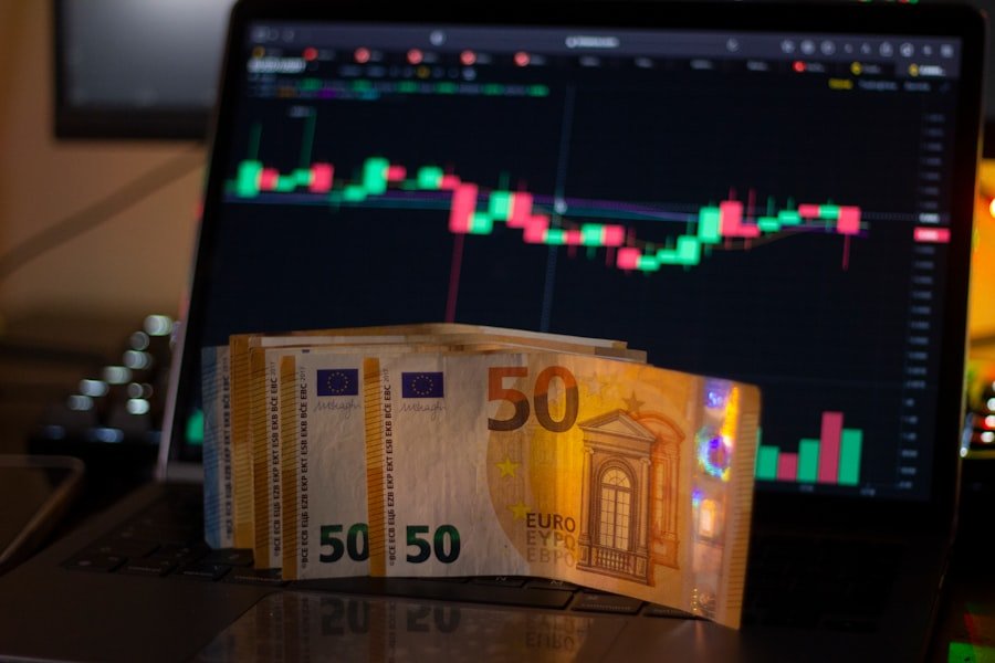 Photo currency exchange and financial risk